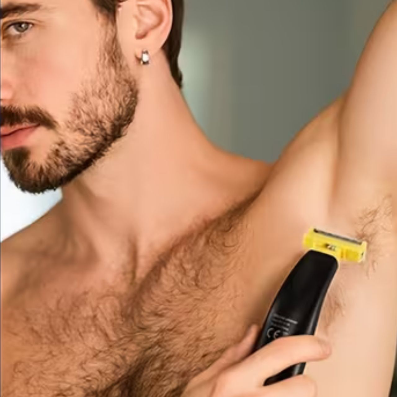 FullBodyShaver, elektrický holicí strojek na vousy a tělo