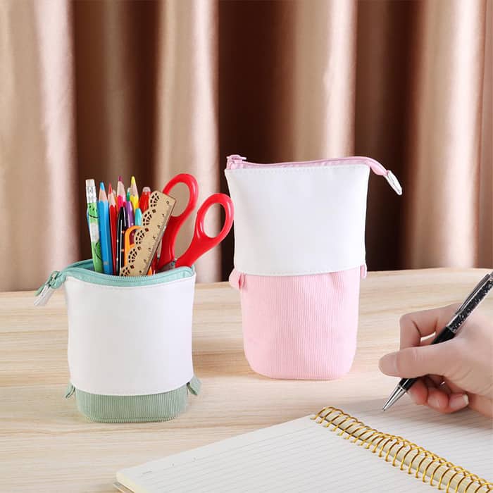 PopUpCase, volně stojící perečník s výsuvným designem